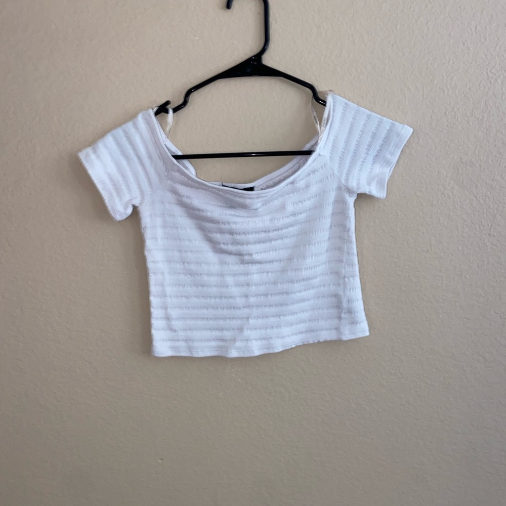 Women’s white ruffled cute blouse y2k Forever 21 short sleeve off shoulder shirt